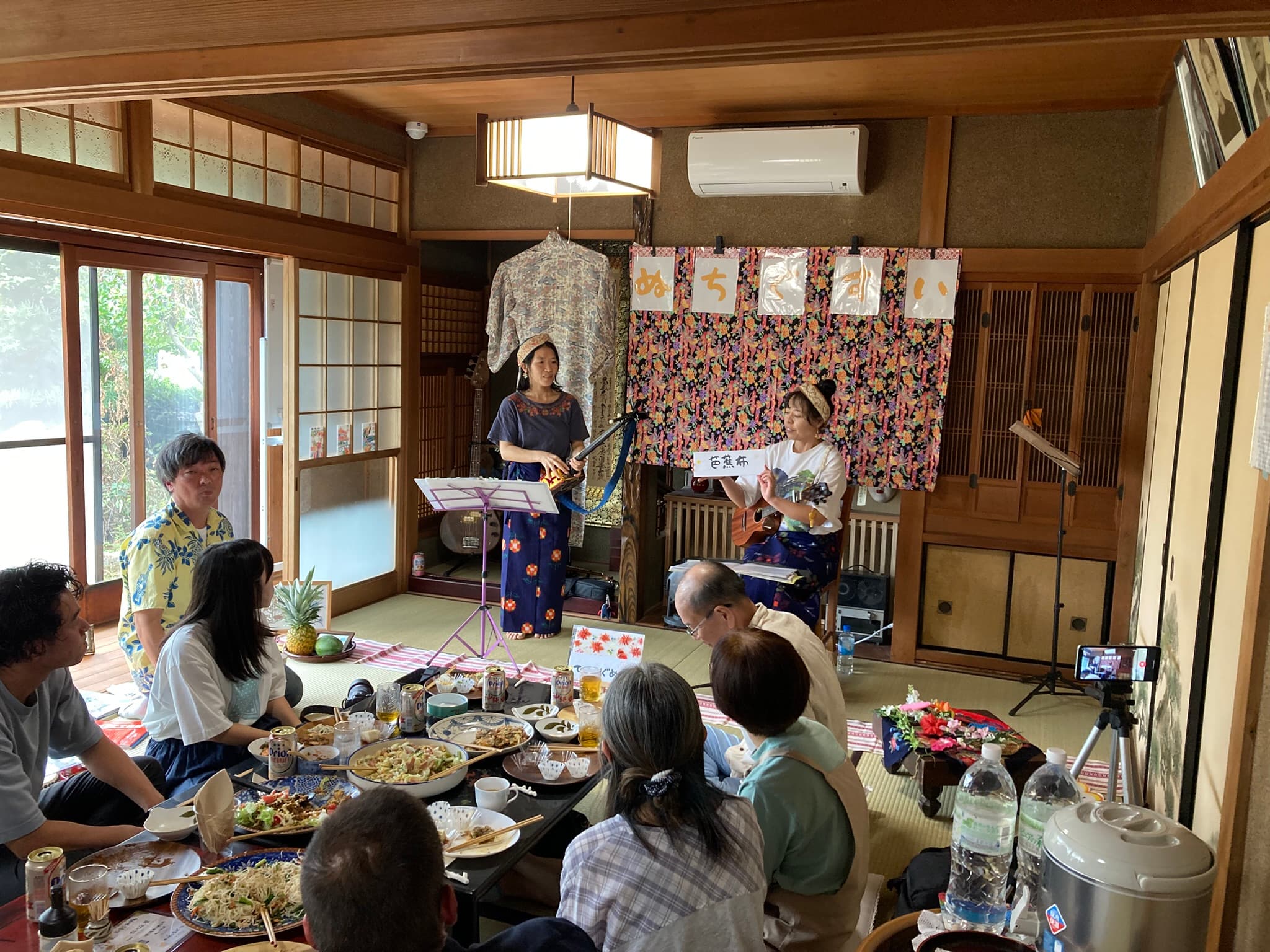 People gathering at the Sasabase Showa-era house